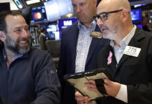 Chứng khoán Mỹ lao dốc 3 phiên liên tiếp, dầu thô mất đà